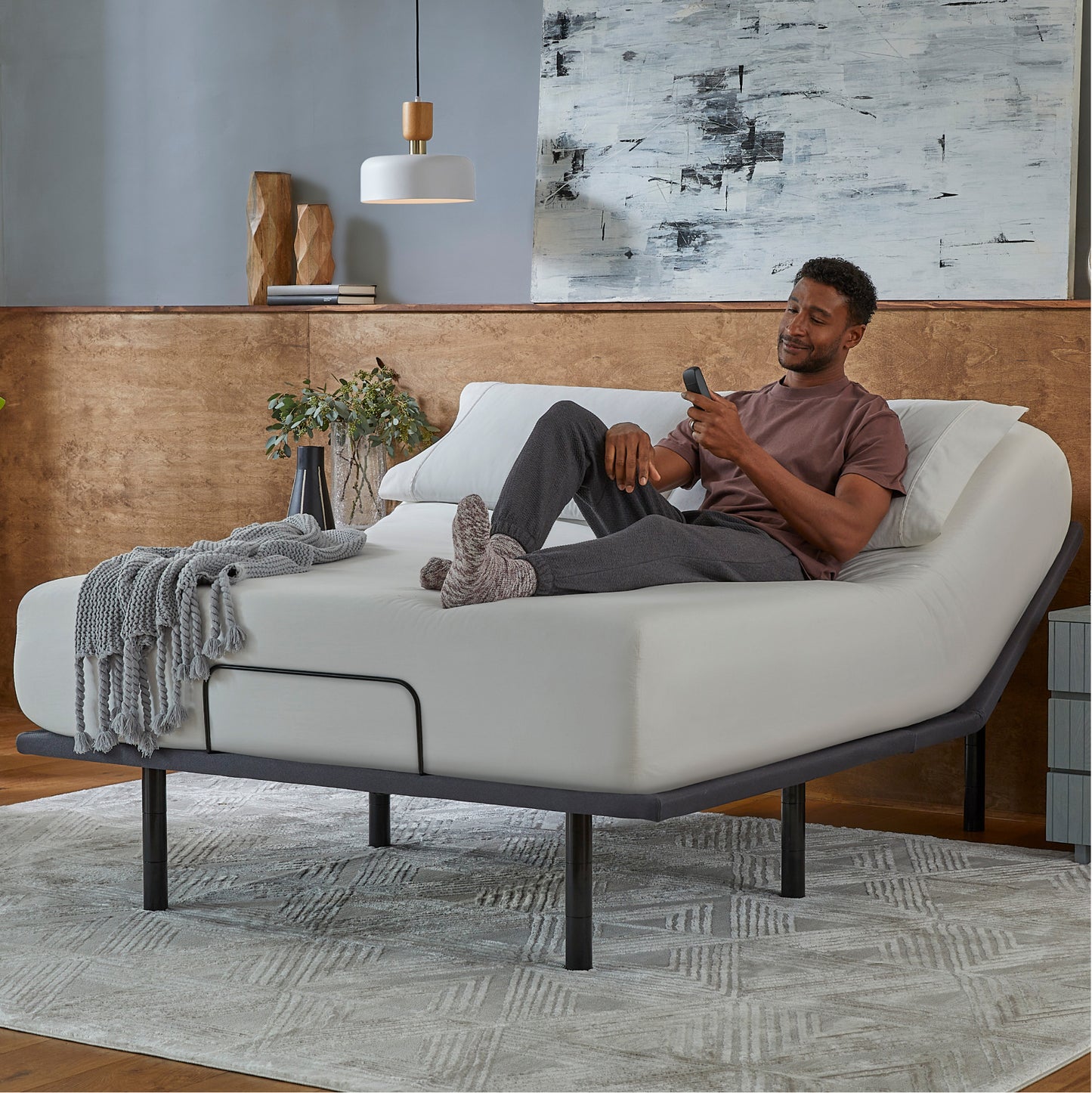 Silver Serta baselogic™ Adjustable Base